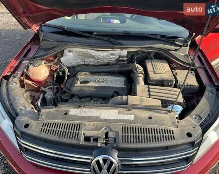 Красный Фольксваген Тигуан, объемом двигателя 1.98 л и пробегом 265 тыс. км за 9990 $, фото 11 на Automoto.ua