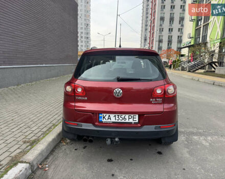 Красный Фольксваген Тигуан, объемом двигателя 1.97 л и пробегом 205 тыс. км за 12500 $, фото 4 на Automoto.ua