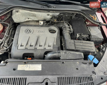 Красный Фольксваген Тигуан, объемом двигателя 1.97 л и пробегом 205 тыс. км за 12500 $, фото 9 на Automoto.ua