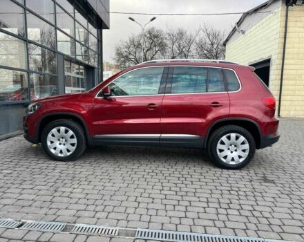 Червоний Фольксваген Тігуан, об'ємом двигуна 2 л та пробігом 120 тис. км за 11800 $, фото 3 на Automoto.ua