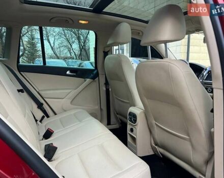 Красный Фольксваген Тигуан, объемом двигателя 1.98 л и пробегом 120 тыс. км за 11800 $, фото 23 на Automoto.ua