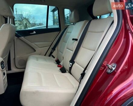 Красный Фольксваген Тигуан, объемом двигателя 1.98 л и пробегом 120 тыс. км за 11800 $, фото 25 на Automoto.ua