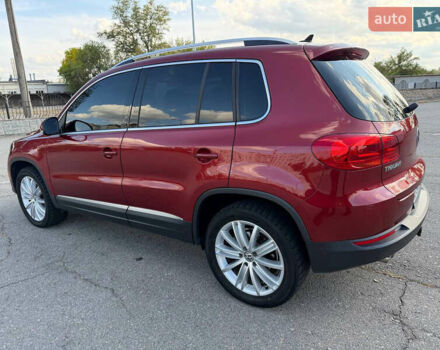 Красный Фольксваген Тигуан, объемом двигателя 1.98 л и пробегом 181 тыс. км за 12200 $, фото 4 на Automoto.ua