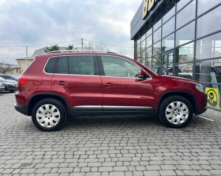 Червоний Фольксваген Тігуан, об'ємом двигуна 2 л та пробігом 120 тис. км за 11800 $, фото 7 на Automoto.ua