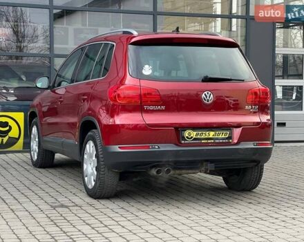 Красный Фольксваген Тигуан, объемом двигателя 1.98 л и пробегом 120 тыс. км за 11800 $, фото 4 на Automoto.ua