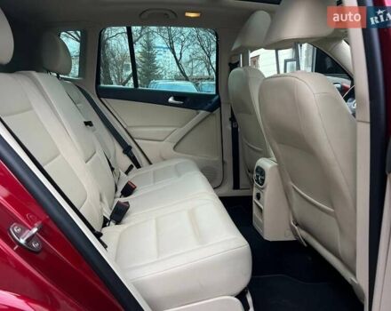 Красный Фольксваген Тигуан, объемом двигателя 1.98 л и пробегом 120 тыс. км за 11800 $, фото 24 на Automoto.ua