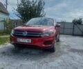 Червоний Фольксваген Тігуан, об'ємом двигуна 0 л та пробігом 252 тис. км за 10000 $, фото 1 на Automoto.ua