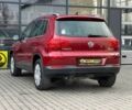 Червоний Фольксваген Тігуан, об'ємом двигуна 2 л та пробігом 120 тис. км за 11800 $, фото 4 на Automoto.ua