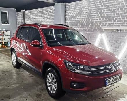 Красный Фольксваген Тигуан, объемом двигателя 1.99 л и пробегом 260 тыс. км за 13000 $, фото 2 на Automoto.ua