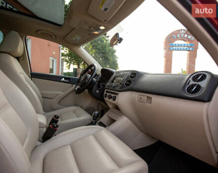 Красный Фольксваген Тигуан, объемом двигателя 1.98 л и пробегом 159 тыс. км за 13300 $, фото 20 на Automoto.ua