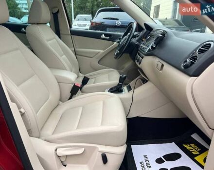 Красный Фольксваген Тигуан, объемом двигателя 1.98 л и пробегом 175 тыс. км за 13800 $, фото 6 на Automoto.ua