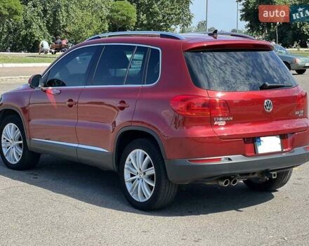 Червоний Фольксваген Тігуан, об'ємом двигуна 2 л та пробігом 91 тис. км за 13500 $, фото 5 на Automoto.ua