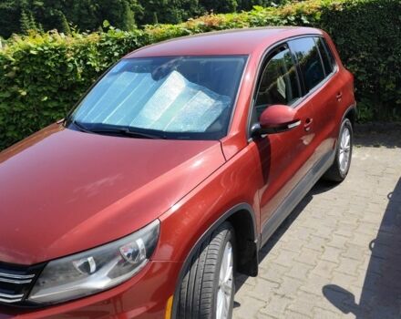 Красный Фольксваген Тигуан, объемом двигателя 2 л и пробегом 123 тыс. км за 267 $, фото 4 на Automoto.ua