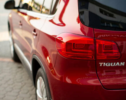 Красный Фольксваген Тигуан, объемом двигателя 1.98 л и пробегом 159 тыс. км за 13300 $, фото 9 на Automoto.ua