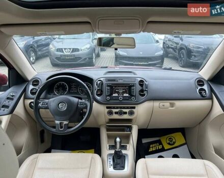 Красный Фольксваген Тигуан, объемом двигателя 1.98 л и пробегом 175 тыс. км за 13800 $, фото 9 на Automoto.ua