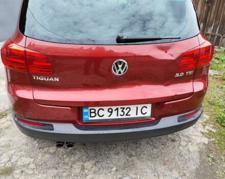 Красный Фольксваген Тигуан, объемом двигателя 2 л и пробегом 123 тыс. км за 267 $, фото 2 на Automoto.ua