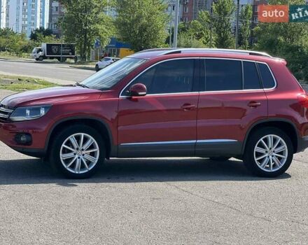 Червоний Фольксваген Тігуан, об'ємом двигуна 2 л та пробігом 91 тис. км за 13500 $, фото 6 на Automoto.ua