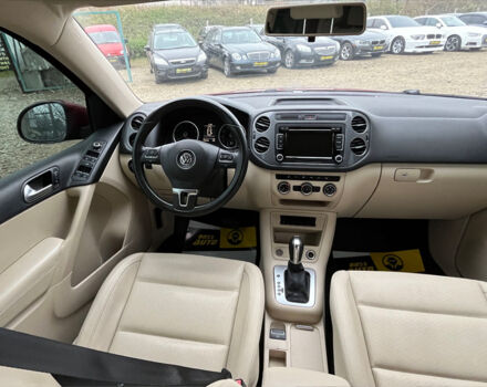 Красный Фольксваген Тигуан, объемом двигателя 2 л и пробегом 231 тыс. км за 12999 $, фото 21 на Automoto.ua