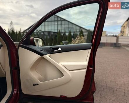 Красный Фольксваген Тигуан, объемом двигателя 1.98 л и пробегом 181 тыс. км за 13499 $, фото 69 на Automoto.ua