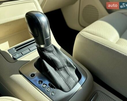 Красный Фольксваген Тигуан, объемом двигателя 2 л и пробегом 236 тыс. км за 12550 $, фото 48 на Automoto.ua