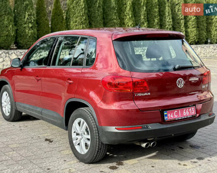 Красный Фольксваген Тигуан, объемом двигателя 1.98 л и пробегом 160 тыс. км за 12000 $, фото 6 на Automoto.ua