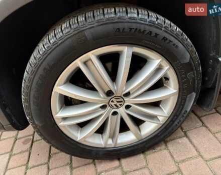 Красный Фольксваген Тигуан, объемом двигателя 1.98 л и пробегом 181 тыс. км за 13499 $, фото 83 на Automoto.ua