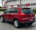Красный Фольксваген Тигуан, объемом двигателя 2 л и пробегом 205 тыс. км за 12000 $, фото 7 на Automoto.ua