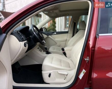 Красный Фольксваген Тигуан, объемом двигателя 1.98 л и пробегом 181 тыс. км за 13499 $, фото 41 на Automoto.ua