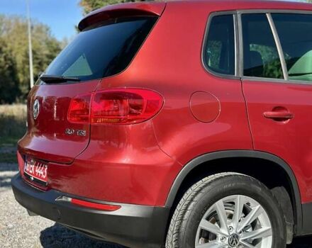 Красный Фольксваген Тигуан, объемом двигателя 2 л и пробегом 236 тыс. км за 12550 $, фото 28 на Automoto.ua