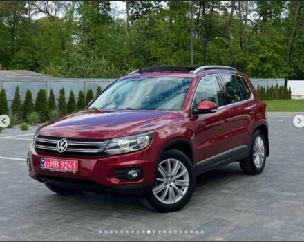 Красный Фольксваген Тигуан, объемом двигателя 2 л и пробегом 205 тыс. км за 12000 $, фото 9 на Automoto.ua