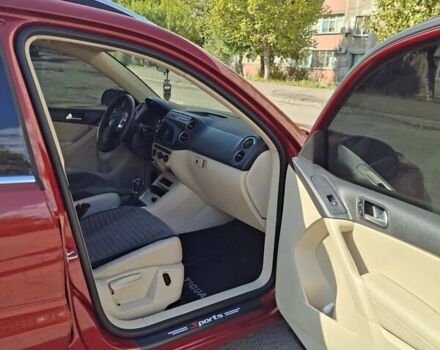 Красный Фольксваген Тигуан, объемом двигателя 1.98 л и пробегом 161 тыс. км за 14900 $, фото 5 на Automoto.ua