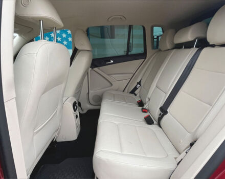 Красный Фольксваген Тигуан, объемом двигателя 2 л и пробегом 231 тыс. км за 12999 $, фото 15 на Automoto.ua