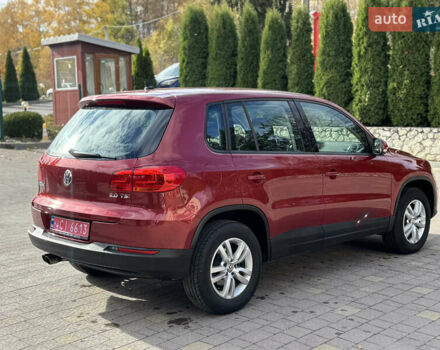 Красный Фольксваген Тигуан, объемом двигателя 1.98 л и пробегом 160 тыс. км за 12000 $, фото 4 на Automoto.ua