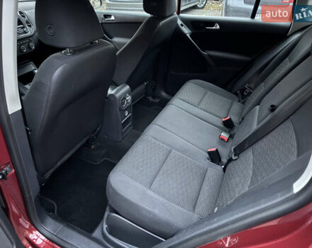 Красный Фольксваген Тигуан, объемом двигателя 1.98 л и пробегом 160 тыс. км за 12000 $, фото 14 на Automoto.ua