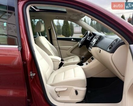 Красный Фольксваген Тигуан, объемом двигателя 1.98 л и пробегом 181 тыс. км за 13499 $, фото 72 на Automoto.ua