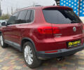 Красный Фольксваген Тигуан, объемом двигателя 2 л и пробегом 231 тыс. км за 12999 $, фото 4 на Automoto.ua