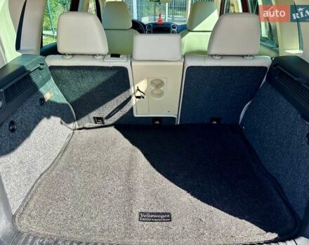 Красный Фольксваген Тигуан, объемом двигателя 2 л и пробегом 236 тыс. км за 12550 $, фото 33 на Automoto.ua