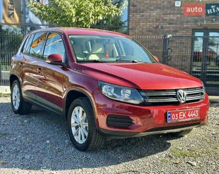 Красный Фольксваген Тигуан, объемом двигателя 2 л и пробегом 236 тыс. км за 12550 $, фото 4 на Automoto.ua