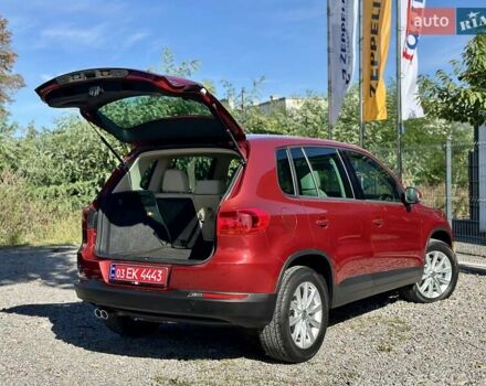 Красный Фольксваген Тигуан, объемом двигателя 2 л и пробегом 236 тыс. км за 12550 $, фото 32 на Automoto.ua