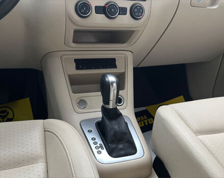 Красный Фольксваген Тигуан, объемом двигателя 2 л и пробегом 231 тыс. км за 12999 $, фото 25 на Automoto.ua