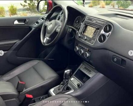 Красный Фольксваген Тигуан, объемом двигателя 2 л и пробегом 205 тыс. км за 12000 $, фото 18 на Automoto.ua