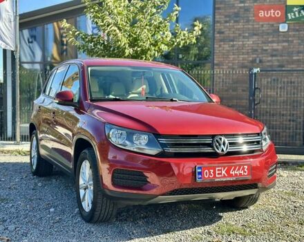 Красный Фольксваген Тигуан, объемом двигателя 2 л и пробегом 236 тыс. км за 12550 $, фото 3 на Automoto.ua