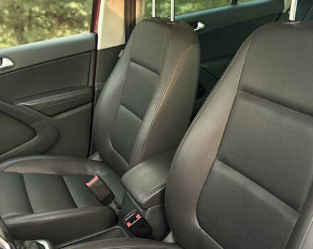 Красный Фольксваген Тигуан, объемом двигателя 0 л и пробегом 211 тыс. км за 13000 $, фото 14 на Automoto.ua