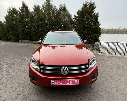 Красный Фольксваген Тигуан, объемом двигателя 2 л и пробегом 162 тыс. км за 14700 $, фото 2 на Automoto.ua