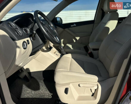 Красный Фольксваген Тигуан, объемом двигателя 1.98 л и пробегом 94 тыс. км за 13750 $, фото 17 на Automoto.ua