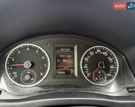 Червоний Фольксваген Тігуан, об'ємом двигуна 2 л та пробігом 140 тис. км за 11100 $, фото 15 на Automoto.ua