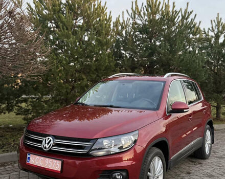 Красный Фольксваген Тигуан, объемом двигателя 0 л и пробегом 211 тыс. км за 13000 $, фото 2 на Automoto.ua