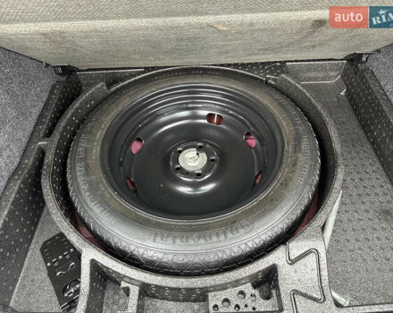 Червоний Фольксваген Тігуан, об'ємом двигуна 2 л та пробігом 140 тис. км за 11100 $, фото 38 на Automoto.ua