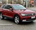 Красный Фольксваген Тигуан, объемом двигателя 1.98 л и пробегом 220 тыс. км за 19900 $, фото 3 на Automoto.ua
