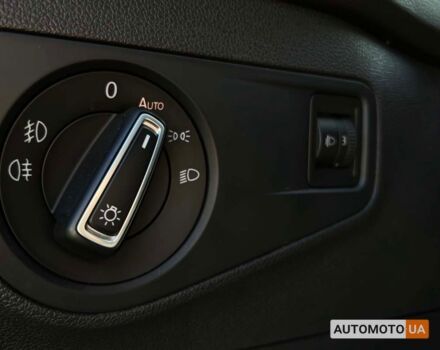 Красный Фольксваген Тигуан, объемом двигателя 2 л и пробегом 225 тыс. км за 18700 $, фото 17 на Automoto.ua